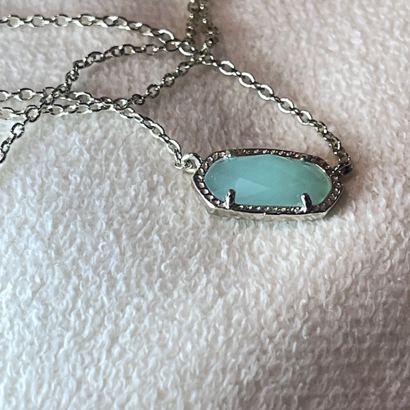 Kendra Scott Necklace - Picture 7 of 8